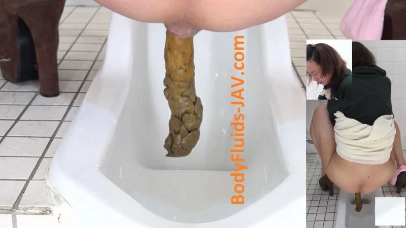 BFEE-16 Amateur girl in white socks shitting big turd. [FullHD] (2022)