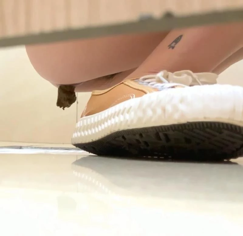 BFJP-45 放尿・放尿溝トイレ無修正 Shitting and Pissing Ditch Toilet Uncensored [FullHD] (2023)