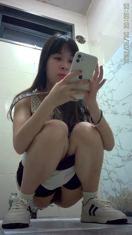 BFJP-75 Beautiful Girl Toilet Voyeur Urination 美少女トイレ盗撮放尿 Uncensored [HD] (2024)